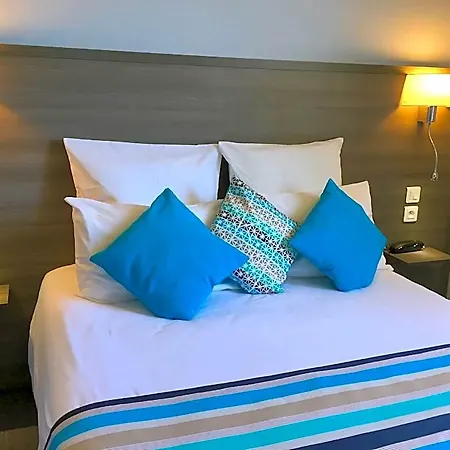 L'hotel De L Avenue 2*