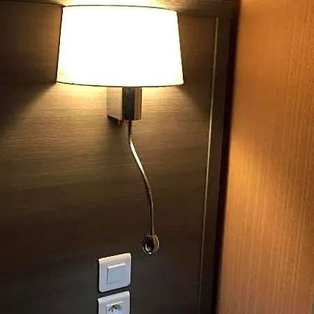 L'hotel De L Avenue 타르브
