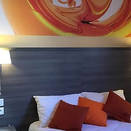 L'hotel De L Avenue Отель