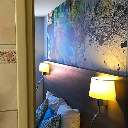 L'hotel De L Avenue 호텔 2*